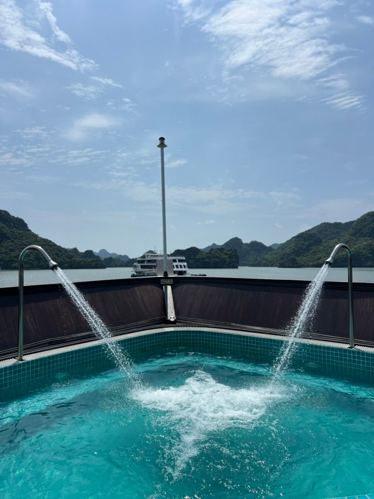 LA TIARA WANDERERS Vietnam Images (1)