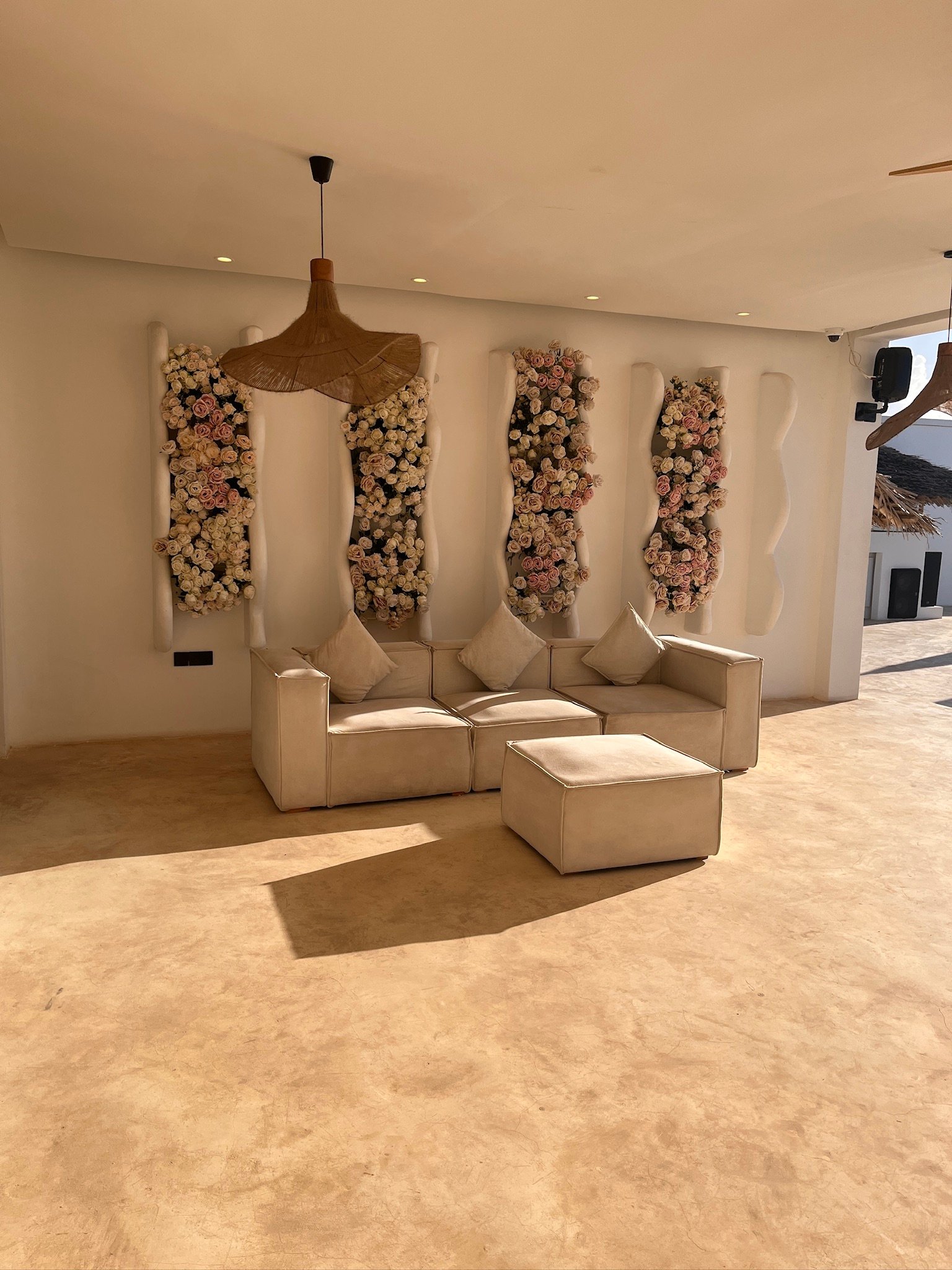 LA TIARA WANDERERS Zanzibar Images (2)