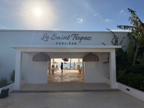 LA TIARA WANDERERS Zanzibar Images (30)